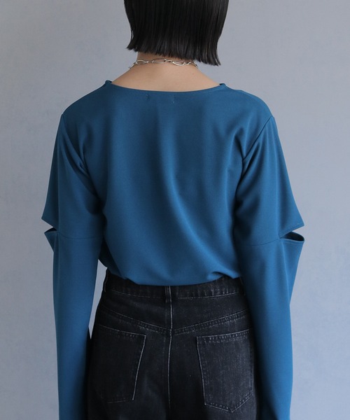 cheriella（シェリエラ）の「【cheriella】ジョーゼットカットアウトロンT GEORGETTE CUTOUT LONG TEE（Tシャツ/カットソー・レディース・ブルー/カーキ/ホワイト・M）」の7枚目の写真