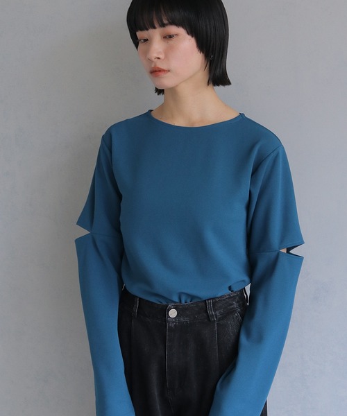 cheriella（シェリエラ）の「【cheriella】ジョーゼットカットアウトロンT GEORGETTE CUTOUT LONG TEE（Tシャツ/カットソー・レディース・ブルー/カーキ/ホワイト・M）」の5枚目の写真
