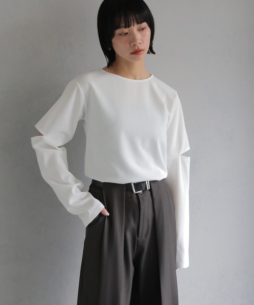 cheriella（シェリエラ）の「【cheriella】ジョーゼットカットアウトロンT GEORGETTE CUTOUT LONG TEE（Tシャツ/カットソー・レディース・ブルー/カーキ/ホワイト・M）」の15枚目の写真