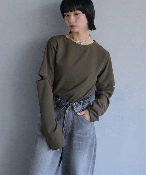 cheriella（シェリエラ）の「【cheriella】ジョーゼットカットアウトロンT GEORGETTE CUTOUT LONG TEE（Tシャツ/カットソー・レディース・ブルー/カーキ/ホワイト・M）」の10枚目の写真