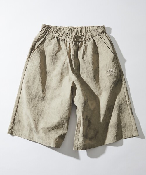 UMBRO（アンブロ）の「UMBRO/アンブロ 別注 Nylon Wide Shorts/ナイロン ワイドショートパンツ（その他パンツ・メンズ・チェック/グレー系/ベージュ系/ブラック/オフホワイト・MEDIUM/LARGE/X-LARGE）」の4枚目の写真