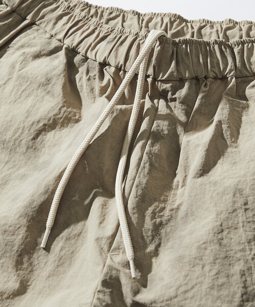 UMBRO（アンブロ）の「UMBRO/アンブロ 別注 Nylon Wide Shorts/ナイロン ワイドショートパンツ（その他パンツ・メンズ・チェック/グレー系/ベージュ系/ブラック/オフホワイト・MEDIUM/LARGE/X-LARGE）」の15枚目の写真