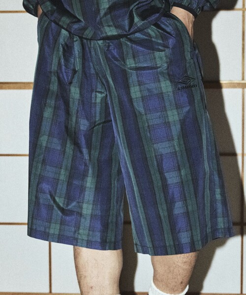 UMBRO（アンブロ）の「UMBRO/アンブロ 別注 Nylon Wide Shorts/ナイロン ワイドショートパンツ（その他パンツ・メンズ・チェック/グレー系/ベージュ系/ブラック/オフホワイト・MEDIUM/LARGE/X-LARGE）」の7枚目の写真