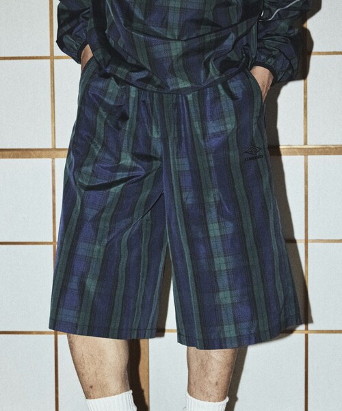 UMBRO（アンブロ）の「UMBRO/アンブロ 別注 Nylon Wide Shorts/ナイロン ワイドショートパンツ（その他パンツ・メンズ・チェック/グレー系/ベージュ系/ブラック/オフホワイト・MEDIUM/LARGE/X-LARGE）」の13枚目の写真
