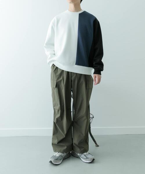 ITEMS URBANRESEARCH(アイテムズ アーバンリサーチ)の「ストレッチダンボール 切替トップス A(スウェット・メンズ・モカ/ネイビー/ブラック・MEDIUM/LARGE)」の4枚目の写真