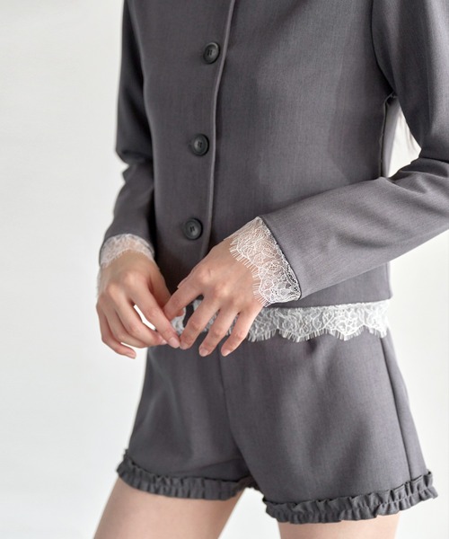 UNE MANSION（ユヌマンション）の「【UNE ORIGINAL】【セット着用可能】ラブリーロゼレースフリルショートパンツ（その他パンツ・レディース・チャコール/ブラック・SMALL/MEDIUM/LARGE）」の15枚目の写真
