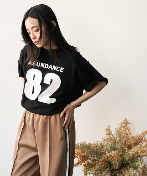 mili an deni(ミリアンデニ)の「半袖カレッジナンバリングTシャツ(Tシャツ/カットソー・レディース・ブラック/オフホワイト/チャコールグレー・M/L)」の10枚目の写真