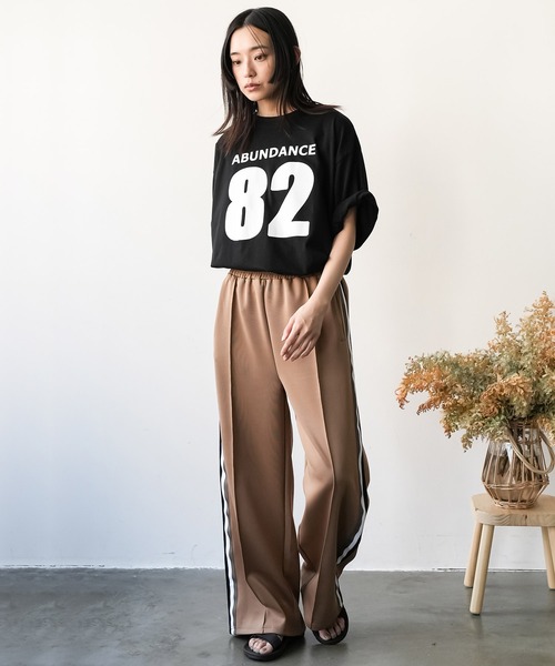 mili an deni(ミリアンデニ)の「半袖カレッジナンバリングTシャツ(Tシャツ/カットソー・レディース・ブラック/オフホワイト/チャコールグレー・M/L)」の11枚目の写真