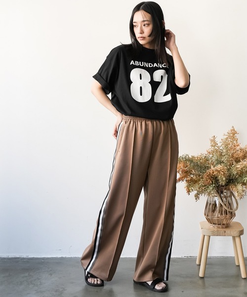mili an deni(ミリアンデニ)の「半袖カレッジナンバリングTシャツ(Tシャツ/カットソー・レディース・ブラック/オフホワイト/チャコールグレー・M/L)」の13枚目の写真