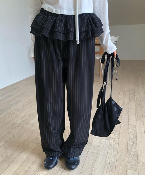 Teem Store(チームストア)の「ウエストティアードフリル ストライプワイドスラックスパンツ(スラックス・レディース・ブラック/チャコール・F)」の20枚目の写真