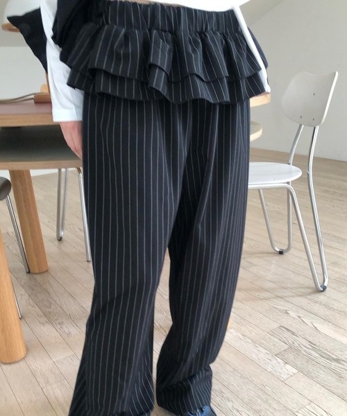 Teem Store(チームストア)の「ウエストティアードフリル ストライプワイドスラックスパンツ(スラックス・レディース・ブラック/チャコール・F)」の21枚目の写真