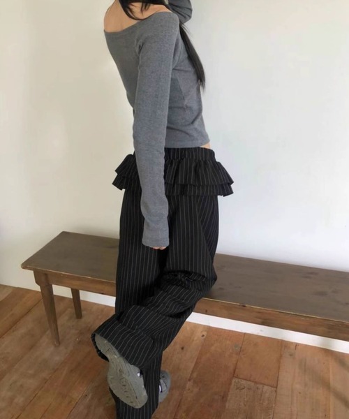 Teem Store(チームストア)の「ウエストティアードフリル ストライプワイドスラックスパンツ(スラックス・レディース・ブラック/チャコール・F)」の22枚目の写真
