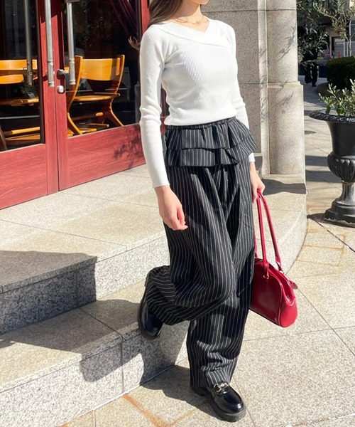 Teem Store(チームストア)の「ウエストティアードフリル ストライプワイドスラックスパンツ(スラックス・レディース・ブラック/チャコール・F)」の4枚目の写真