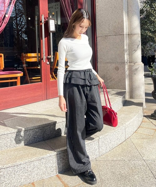 Teem Store(チームストア)の「ウエストティアードフリル ストライプワイドスラックスパンツ(スラックス・レディース・ブラック/チャコール・F)」の8枚目の写真