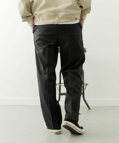 ITEMS URBANRESEARCH(アイテムズ アーバンリサーチ)の「1-tuckストレッチイージーパンツ(その他パンツ・メンズ・ブラック/ブラウン/ベージュ/グレー・MEDIUM/LARGE)」の5枚目の写真