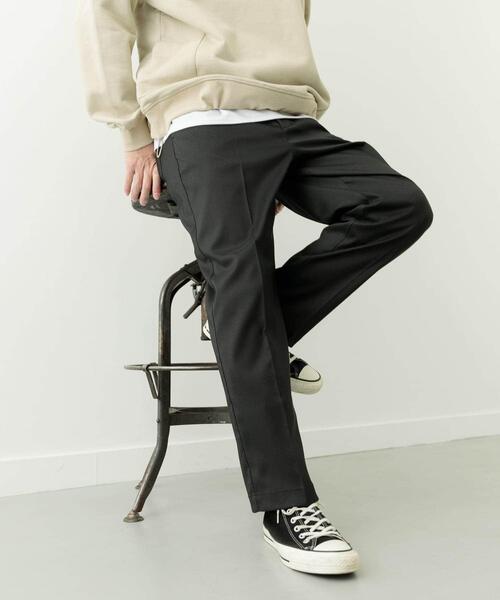 ITEMS URBANRESEARCH(アイテムズ アーバンリサーチ)の「1-tuckストレッチイージーパンツ(その他パンツ・メンズ・ブラック/ブラウン/ベージュ/グレー・MEDIUM/LARGE)」の8枚目の写真