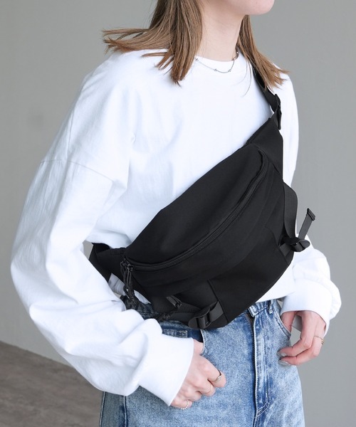 reca（レカ）の「ボディBAG（ボディバッグ/ウエストポーチ・レディース・ブラック・ONE SIZE）」の2枚目の写真