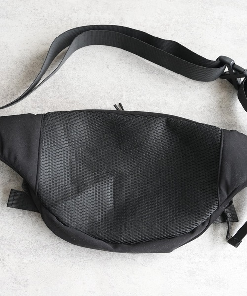 reca（レカ）の「ボディBAG（ボディバッグ/ウエストポーチ・レディース・ブラック・ONE SIZE）」の9枚目の写真