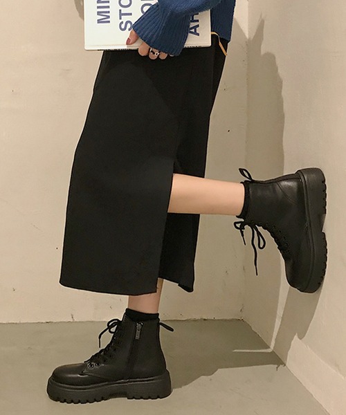 maison de LATIR(メゾンドラティール)の「厚底サイドジップショートブーツ【※小さめのつくり/普段より+1サイズ推奨】(ブーツ・レディース・ブラック・25cm/22.5cm/23cm/23.5cm/24cm/24.5cm)」の16枚目の写真