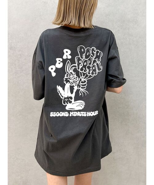 GYDA(ジェイダ)の「BALLOON BUNNY BIG Tシャツ(Tシャツ/カットソー・レディース・ライトグレー/チャコールグレー/ピンク/スカイブルー・FREE)」の2枚目の写真