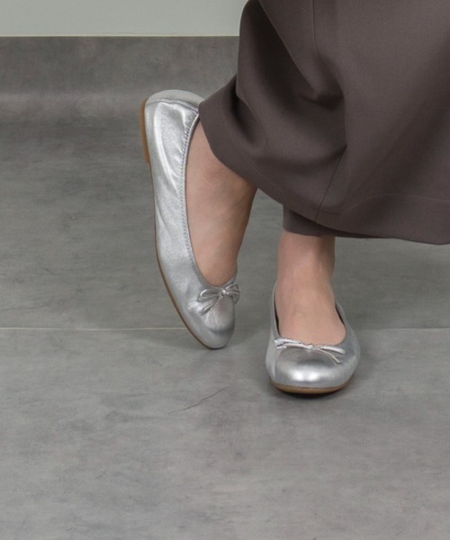 UNISA（ユニサ）の「【UNISA】フラット　バレエシューズ　パンプス シンプル リボン　スペイン製（パンプス・レディース・レッド/ゴールド/シルバー/アイボリー/ブラック・39/36/37/38）」の4枚目の写真