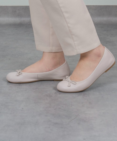 UNISA（ユニサ）の「【UNISA】フラット　バレエシューズ　パンプス シンプル リボン　スペイン製（パンプス・レディース・レッド/ゴールド/シルバー/アイボリー/ブラック・39/36/37/38）」の2枚目の写真