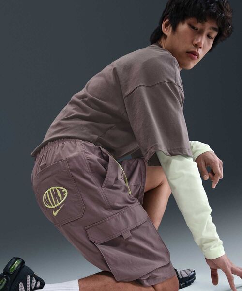 NIKE（ナイキ）の「ナイキ スポーツウェア カーニー Dri-FIT カーゴ スケートボードショートパンツ / Nike Sportswear Kearny Dri-FIT Cargo Skate Shorts IB7552-204 Taupe Grey（カーゴパンツ・メンズ・ピンク系その他・S/M/L/2XL/XL）」の9枚目の写真