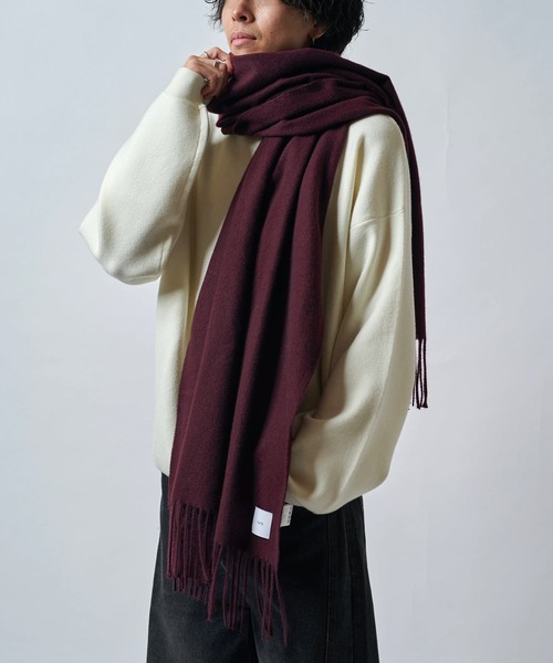 Lui's（ルイス）の「カシミヤタッチカラーロングマフラー（マフラー・メンズ・バーガンディー/ベージュ系その他/ホワイト/グレー/ブラック・FREE）」の5枚目の写真