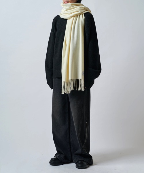 Lui's（ルイス）の「カシミヤタッチカラーロングマフラー（マフラー・メンズ・バーガンディー/ベージュ系その他/ホワイト/グレー/ブラック・FREE）」の22枚目の写真