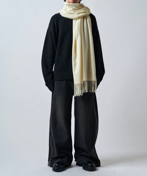 Lui's（ルイス）の「カシミヤタッチカラーロングマフラー（マフラー・メンズ・バーガンディー/ベージュ系その他/ホワイト/グレー/ブラック・FREE）」の21枚目の写真