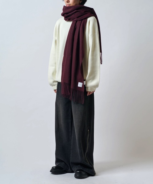 Lui's（ルイス）の「カシミヤタッチカラーロングマフラー（マフラー・メンズ・バーガンディー/ベージュ系その他/ホワイト/グレー/ブラック・FREE）」の9枚目の写真