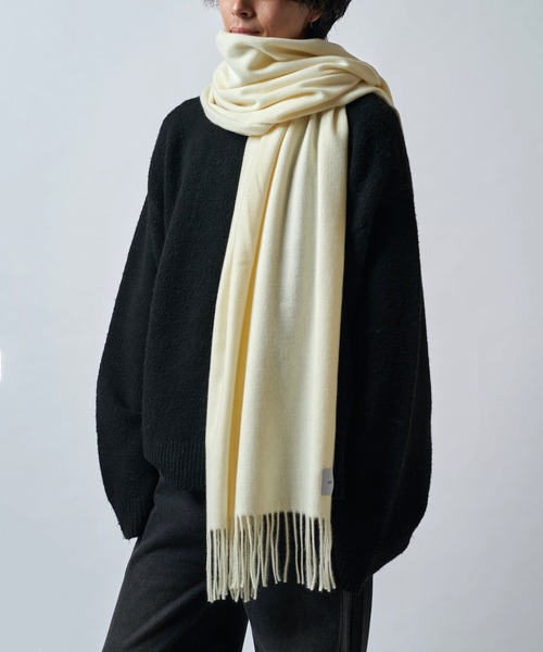 Lui's（ルイス）の「カシミヤタッチカラーロングマフラー（マフラー・メンズ・バーガンディー/ベージュ系その他/ホワイト/グレー/ブラック・FREE）」の20枚目の写真