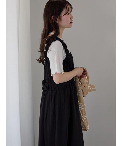 ehka sopo（エヘカソポ）の「シャーリングフリルキャミワンピース（ワンピース・レディース・キナリ/ブラック/グレー・F）」の17枚目の写真