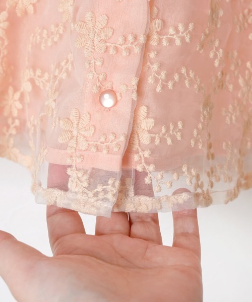 flower（フラワー）の「クラリティフラワーハーフブラウス（シャツ/ブラウス・レディース・コーラル/ホワイト・FREE）」の9枚目の写真