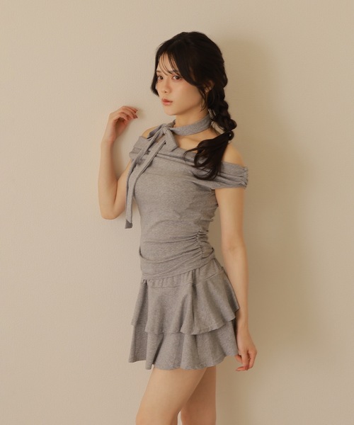 M DOLLY(エムドリー)の「muffler choker frill set up /マフラーチョーカーフリルセットアップ(セットアップ・レディース・ブラック/グレー・FREE)」の1枚目の写真