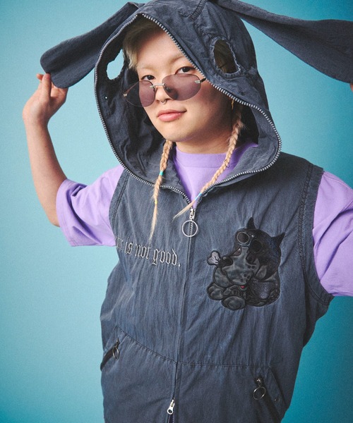 GALFY（ガルフィー）の「『GALFY/ガルフィー』反戦ベスト（ベスト・メンズ・ブラック/パープル・L/XL）」の2枚目の写真