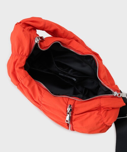 tk.TAKEO KIKUCHI（ティーケータケオキクチ）の「【パフィーシリーズ】ロータスショルダーバッグ（ショルダーバッグ・メンズ・オレンジ系その他2/ブラック系/ブラック/ブルー系その他2/グレー系その他2/ネイビー系1・00）」の20枚目の写真