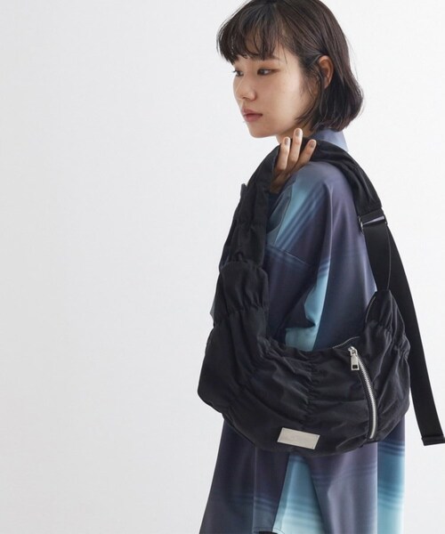 tk.TAKEO KIKUCHI（ティーケータケオキクチ）の「【パフィーシリーズ】ロータスショルダーバッグ（ショルダーバッグ・メンズ・オレンジ系その他2/ブラック系/ブラック/ブルー系その他2/グレー系その他2/ネイビー系1・00）」の14枚目の写真