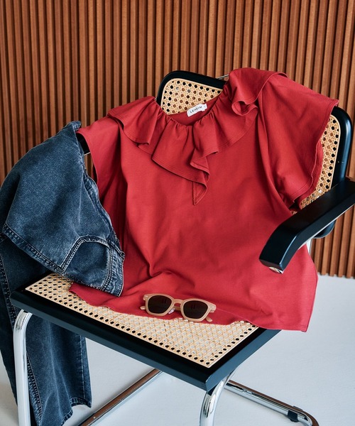 LEPSIM（レプシィム）の「フリル襟デザインプルオーバー　570924（Tシャツ/カットソー・レディース・ブラウン/レッド/オフホワイト/ブラック・FREE）」の4枚目の写真