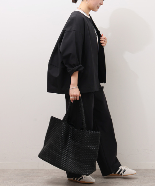 JOURNAL STANDARD relume(ジャーナルスタンダード レリューム)の「《追加》撥水【SPENSIERATO】クルーネックコクーンブルゾン(その他アウター・レディース・ブラック/ベージュ・FREE)」の4枚目の写真