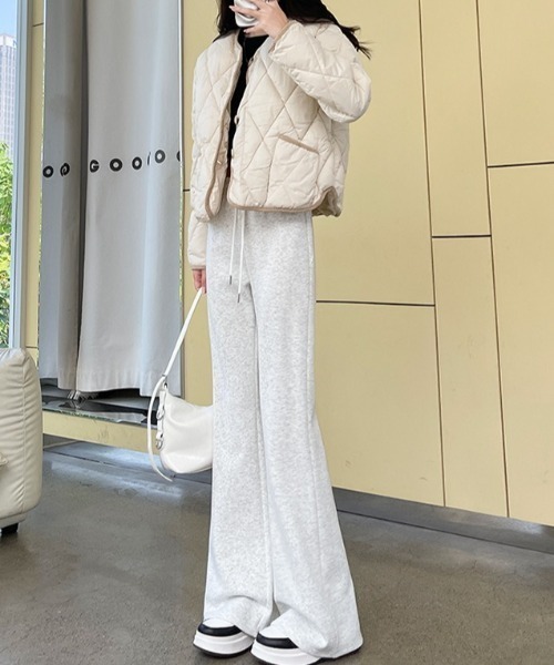 Teem Store(チームストア)の「ウエストゴムスウェットフレアパンツ 美脚効果 体型盛れ(スウェットパンツ・レディース・アッシュグレー/グレー/ブラック・M)」の11枚目の写真