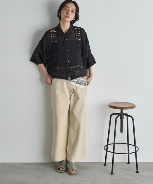 THE YOn(ザヨン)の「クロシェアクセントクロップドハーフスリーブリネンシャツ(シャツ/ブラウス・レディース・アイボリー/ブラック・FREE)」の14枚目の写真