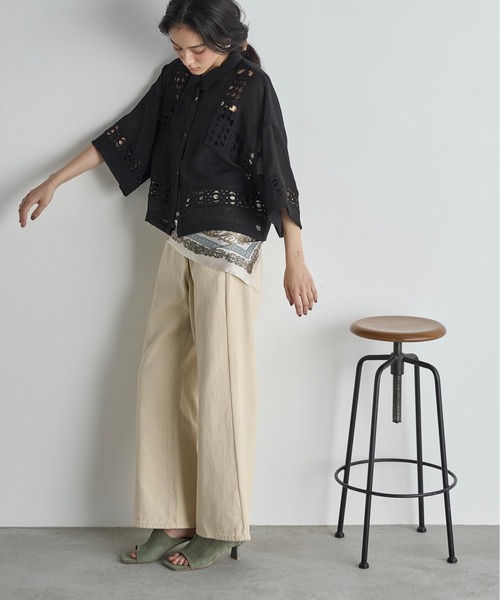 THE YOn(ザヨン)の「クロシェアクセントクロップドハーフスリーブリネンシャツ(シャツ/ブラウス・レディース・アイボリー/ブラック・FREE)」の15枚目の写真