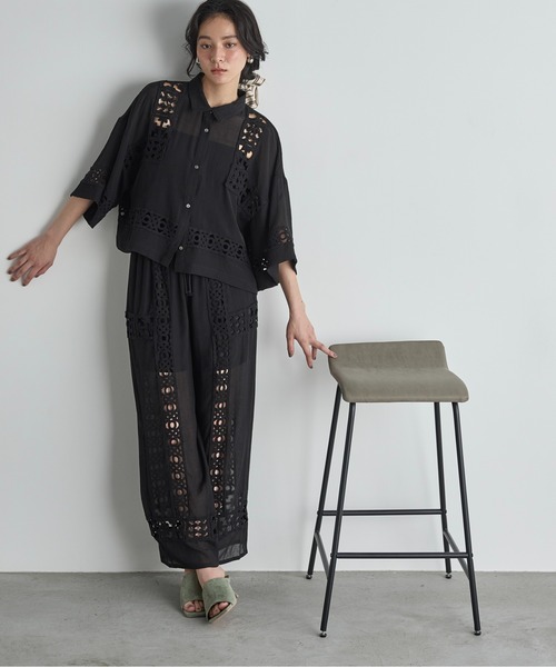 THE YOn(ザヨン)の「クロシェアクセントクロップドハーフスリーブリネンシャツ(シャツ/ブラウス・レディース・アイボリー/ブラック・FREE)」の18枚目の写真
