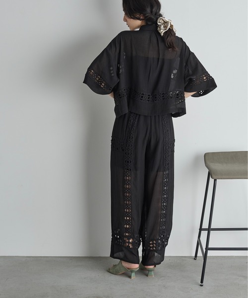 THE YOn(ザヨン)の「クロシェアクセントクロップドハーフスリーブリネンシャツ(シャツ/ブラウス・レディース・アイボリー/ブラック・FREE)」の21枚目の写真