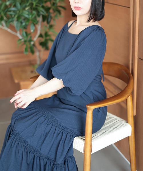 Ruwan yu(ルワンユー)の「3WAYギャザースリーブティアードワンピース【大きいサイズ対応】(ワンピース・レディース・ネイビー・4L/3L/LL/L)」の2枚目の写真