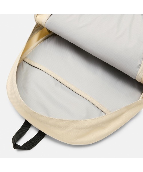 Timberland(ティンバーランド)の「バックトゥスクール 31L バックパック(バックパック/リュック・メンズ・クリーム・FREE)」の2枚目の写真