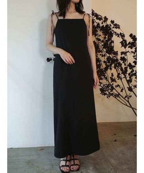 LAGUNAMOON（ラグナムーン）の「ドロップディティールサテンキャミワンピース（ワンピース・レディース・ミント/ベージュ/ブラック・SMALL/MEDIUM）」の6枚目の写真