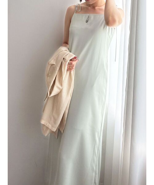 LAGUNAMOON（ラグナムーン）の「ドロップディティールサテンキャミワンピース（ワンピース・レディース・ミント/ベージュ/ブラック・SMALL/MEDIUM）」の14枚目の写真