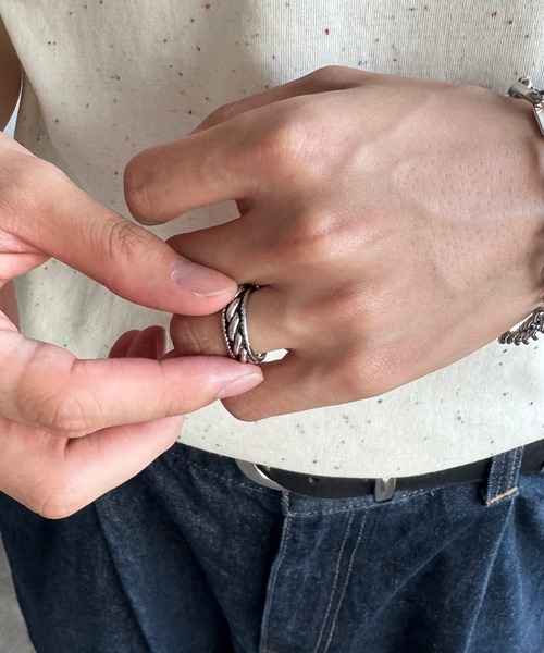 kutir(クティール)の「kutirlune/ツイストリング(リング・メンズ・シルバー・FREE)」の4枚目の写真